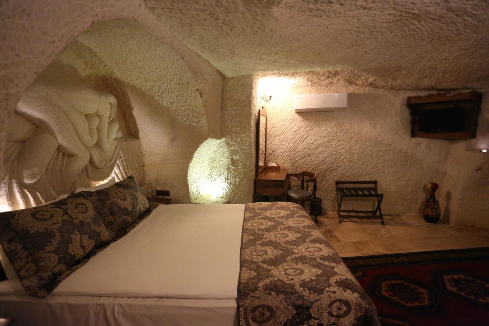 Phocas Cave
